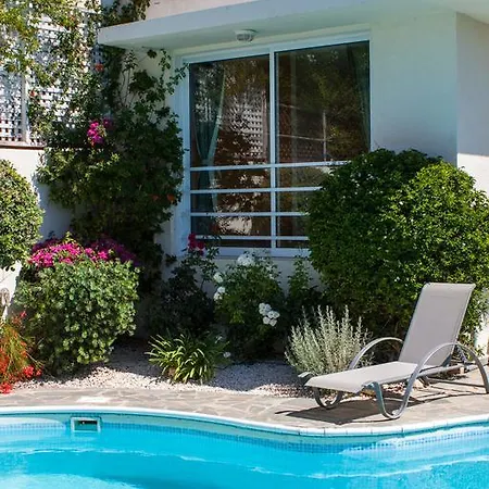 Anastasia بيسوري