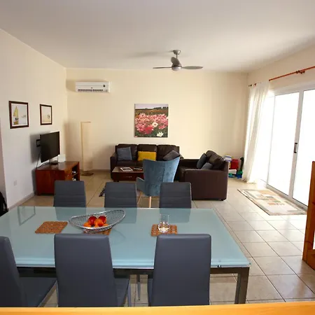 Anastasia * Pissouri