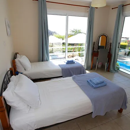 Anastasia * Pissouri